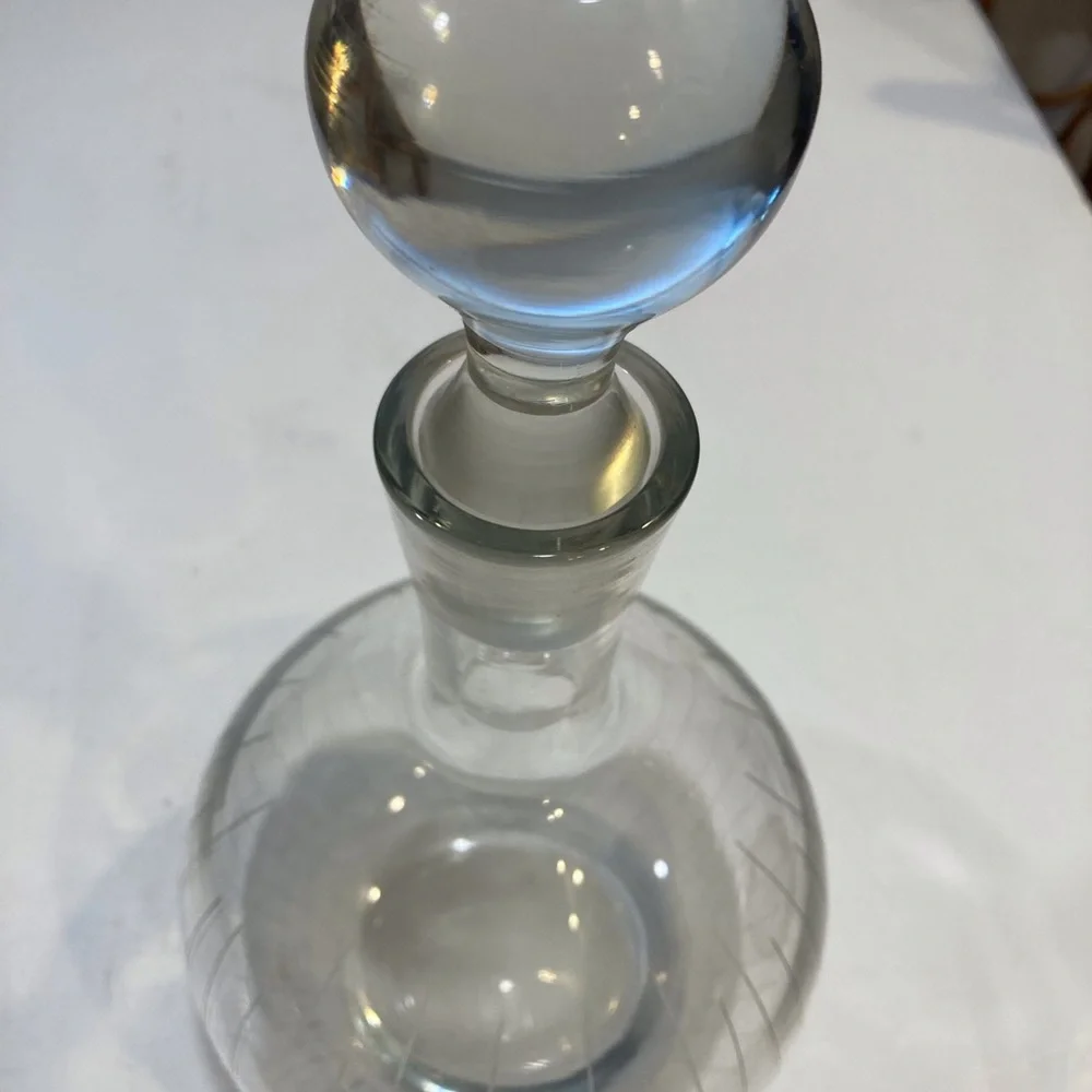Bulbous Wine Decanter Stripes Bulbous Stopper Crystal Heavy Wide Base No Chips